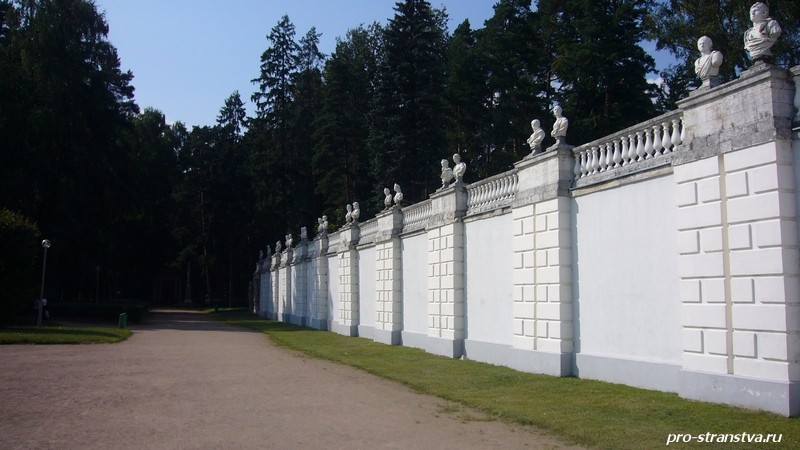 Бюсты и скульптуры
