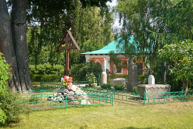 Монастырское кладбище