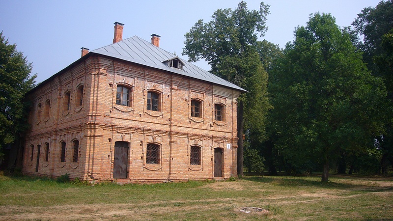 Кирпичный флигель