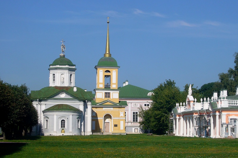 Церковь в усадьбе