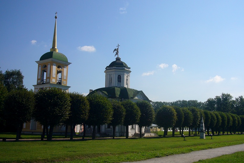 Вид на церковь 