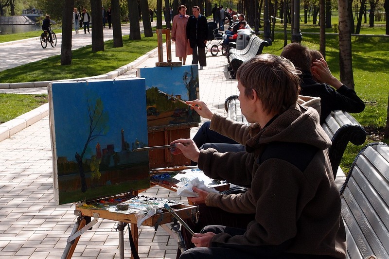Художники и мольберты