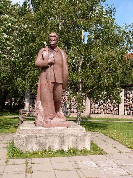 Памятник Сталину