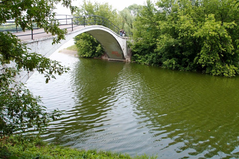 Горбатый мостик