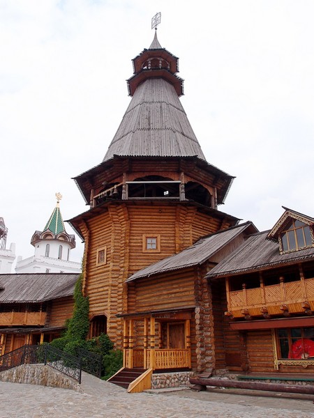 Башня из дерева