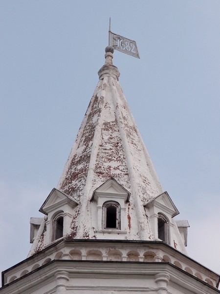 Крыша и флюгер