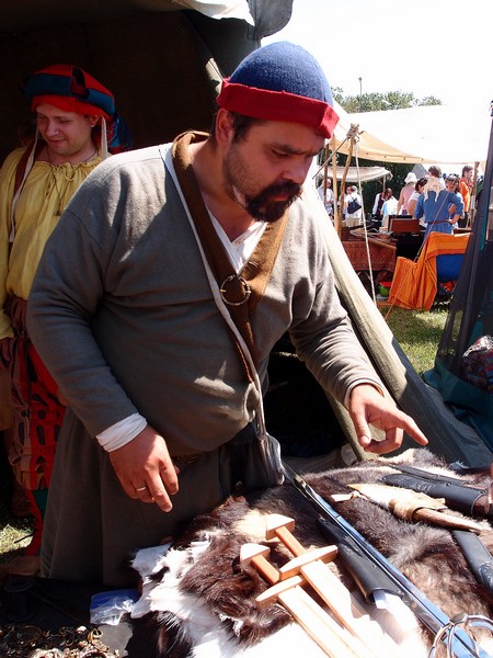 Продавец мечей