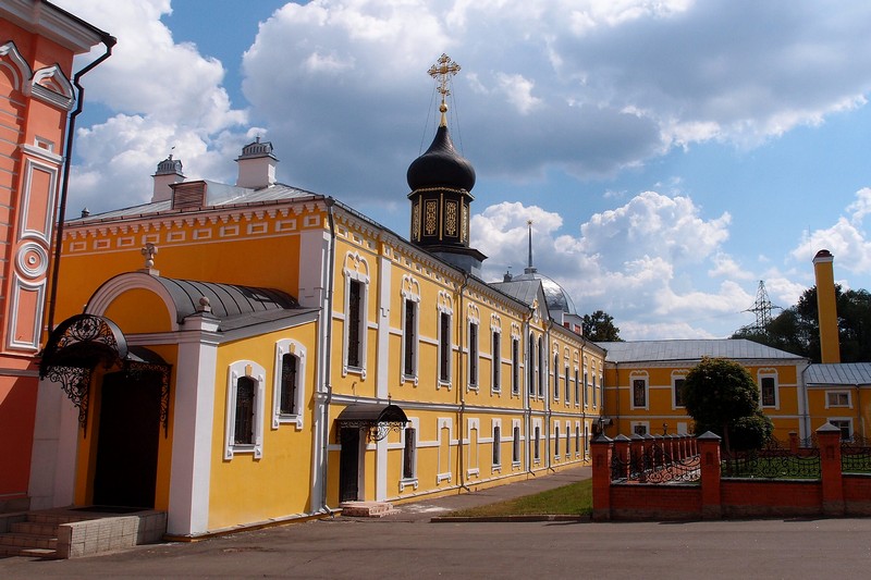 Храм Всех Святых и трапезная