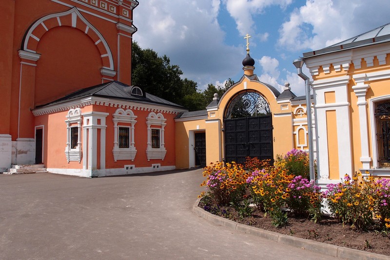 Монастырские цветы