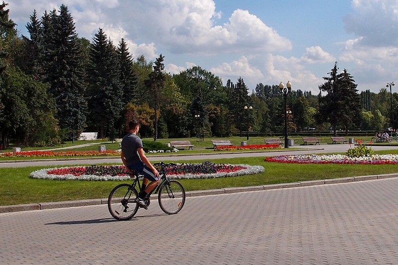 Велосипедист в ПКиО