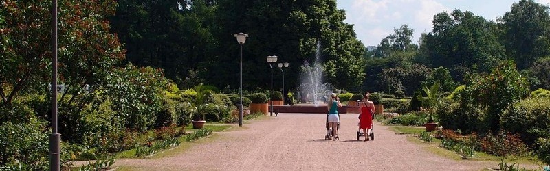 Дорожка к фонтану