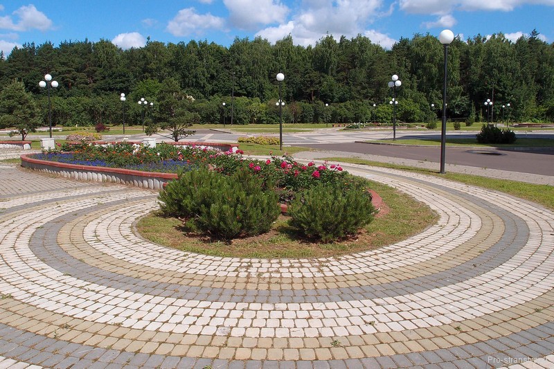 Клумбы и дорожки