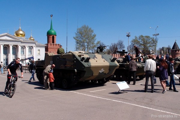 Бронетехника в Туле