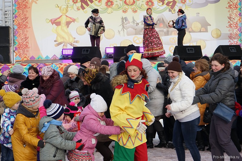 Скоморохи в Коломенском