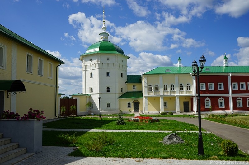 Угловая башня