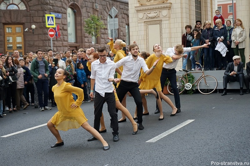 Я шагаю по Москве