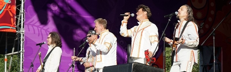 Русское поле
